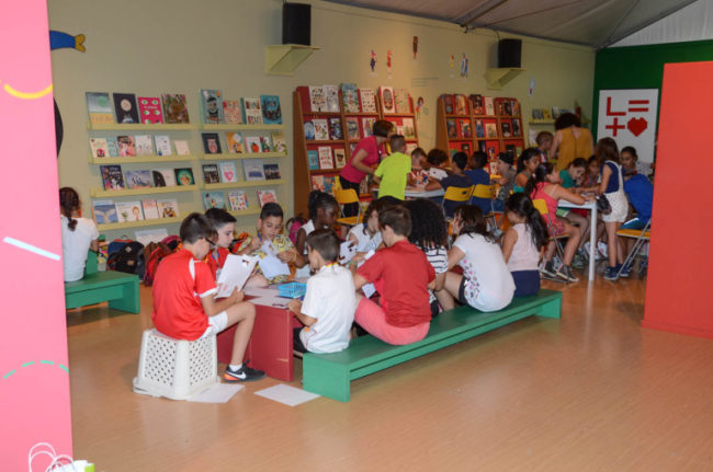 Niños en un taller