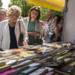 Manuela Carmena en La Feria del LIbro de Madrid
