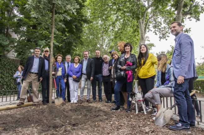 Plantación árbol El Retiro Feria del Libro de Madrid