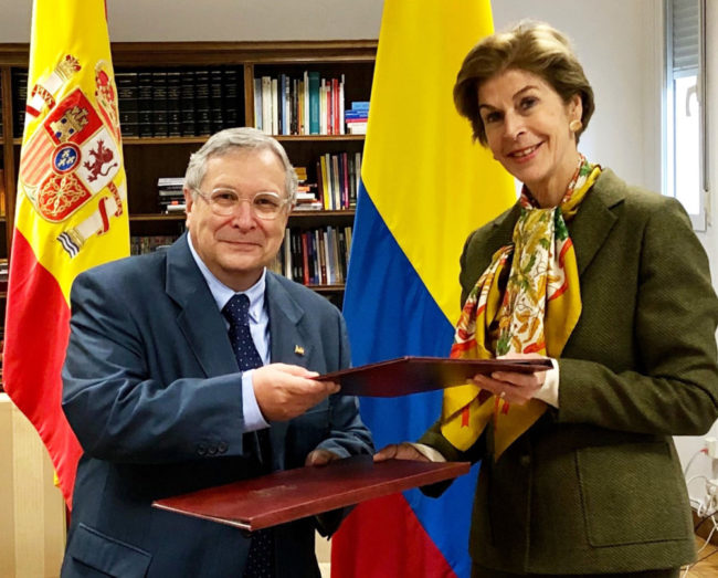 Colombiafirmaprotocolo2web Colombia, país invitado de honor de la Feria del Libro de Madrid 2020