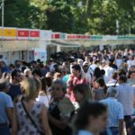 Visitantes de la Feria del Libro de Madrid