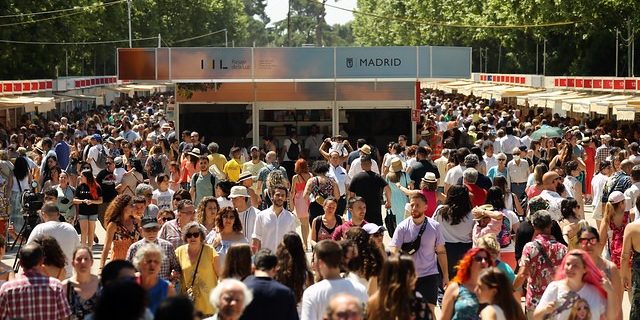 Jornada de sábado en la Feria del Libro de Madrid 2022