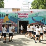 Escolares en Pabellón Infantil de la Feria del Libro de Madrid