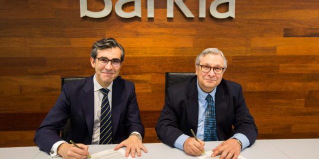 Firma de patrocinio en sede de Bankia